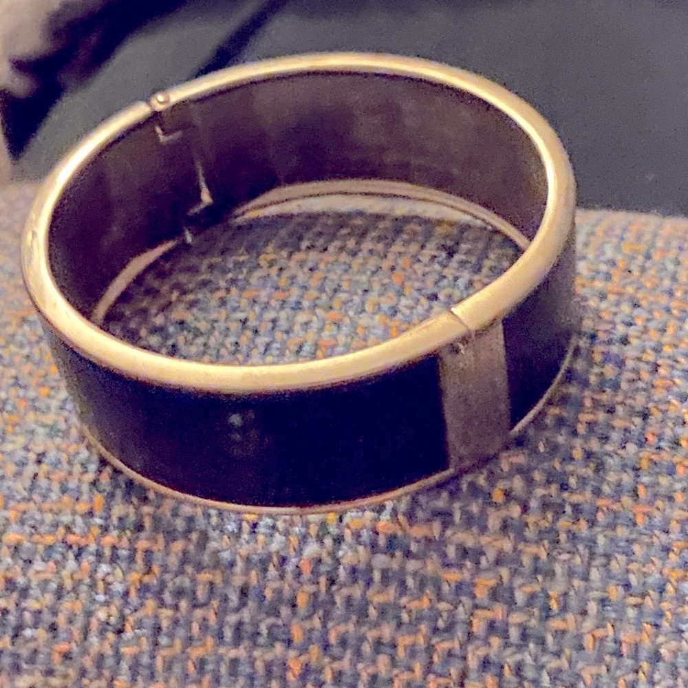Open & shut cuff Black & Silver bracelet